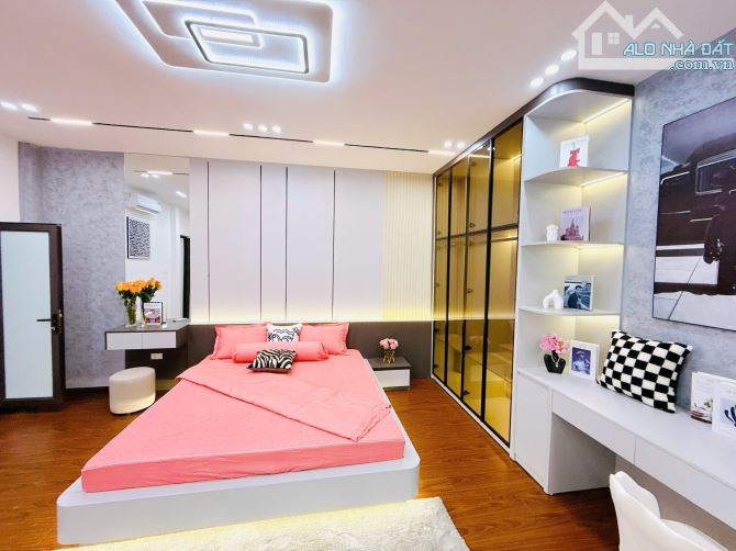 MẶT NGÕ KINH DOANH QUẬN HAI BÀ TRƯNG. Ô TÔ ĐỖ. DIỆN TÍCH 33M2, 4 TẦNG, MT 7M. GIÁ 9.5 TỶ - 4