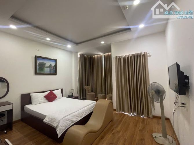 Khách sạn siêu đẹp, MTKD 140 m2, Nguyễn Duy Trinh,5 tầng, Đường 16m, 18.xx tỷ - 5