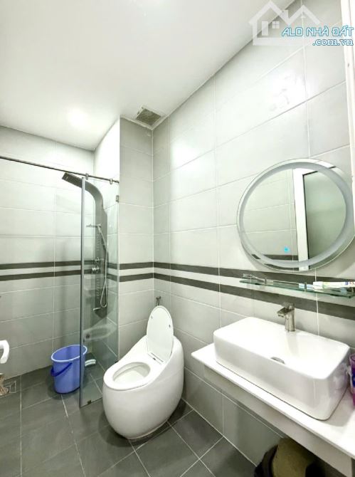 CHỦ BÁN NHANH, GIẢM SÂU, CÒN 5TY999, 5 TẦNG, ĐƯỜNG 10M, VỈA HÈ 3M. TRẦN THỊ CỜ, Q12 - 5