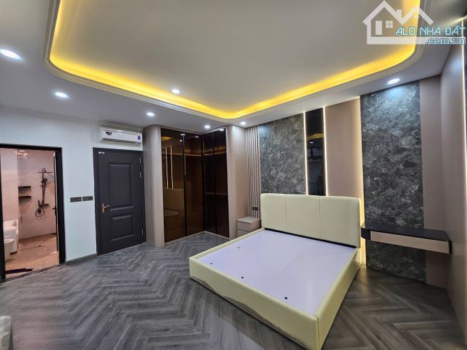 HOÀNG NHƯ TIẾP 48M2 - 6TẦNG THANG MÁY - 20M RA ĐƯỜNG OTO TRÁNH - CHỈ HƠN 12TỶ - 5