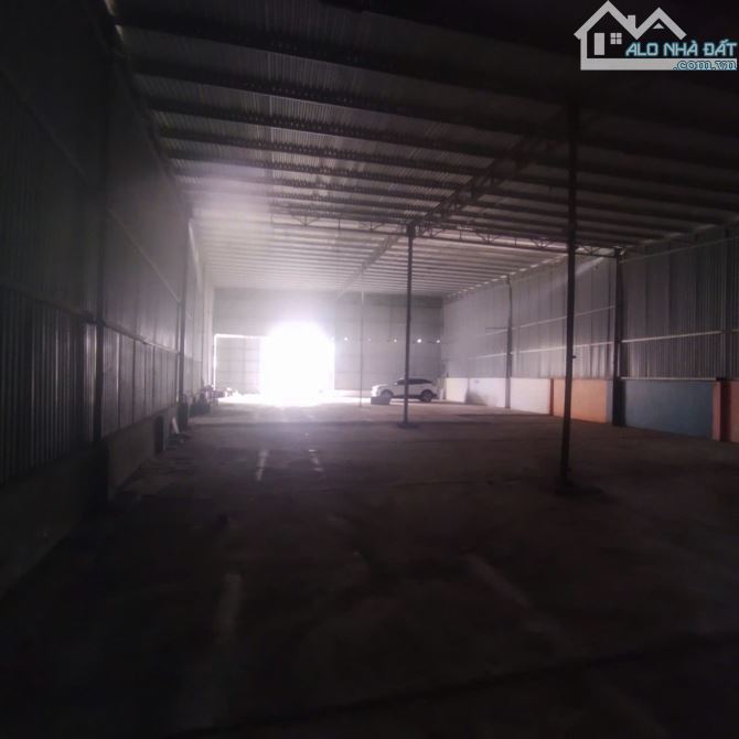 Cho thuê kho đường Văn Tiến Dũng, Bắc Từ Liêm, HN. DT 500m, có điện 3fa, xe công đỗ cửa. G - 5