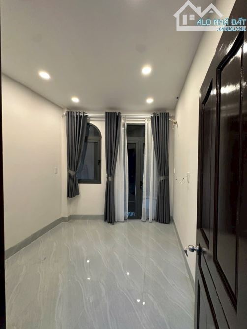 Tân Hòa Đông , P14 , Q6. -DT : 3 x 11 ,3 tầng. Giá 4,9 tỷ TL.   -Kết cấu : Trệt 2 lầu - 5