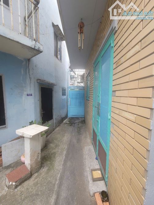Nhà bán: đường CMTT .Q 3. DTSD 77,7m2. C4. Giá 8,5 tỷ - 5