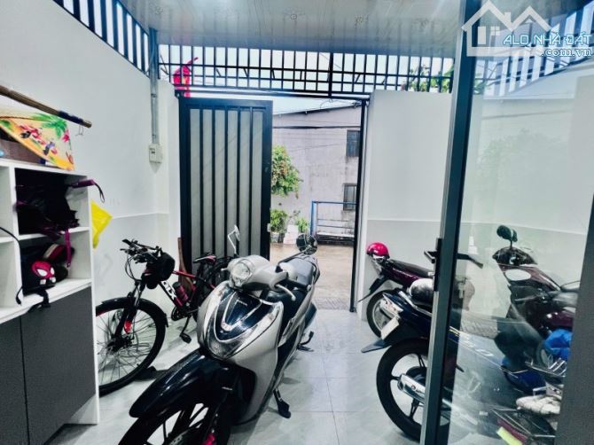 NHÀ ĐẸP 3 TẦNG - SÁT KDL SUỐI TIỀN - NHỈNH 5 TỶ - FULL NỘI THẤT - 5