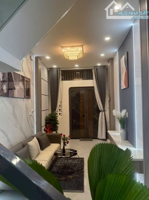 Tân Hòa Đông , P14 , Q6. -DT : 3 x 11 ,3 tầng. Giá 4,9 tỷ TL.   -Kết cấu : Trệt 2 lầu - 6
