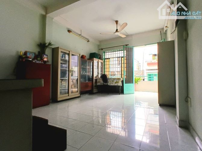 Nhà bán: đường An Dương Vương. Q5. DTSD 67m2 . 4 tầng. Giá 18,5 tỷ - 6