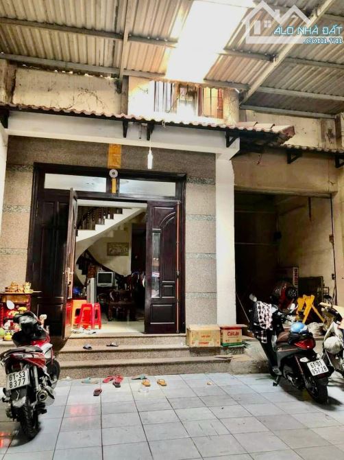 DĨ AN NHÀ 2 TẦNG MẶT TIỀN KINH DOANH DT 272 M2 GIÁ 16 TỶ TL - 6