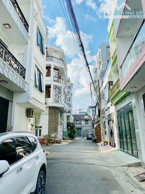 Nhà Vip Lê Văn Qưới ngang 6m, 108m2, 4 tầng, hẻm xe hơi 6m, giáp Tân Phú, giá chỉ 7,3tỷ - 7