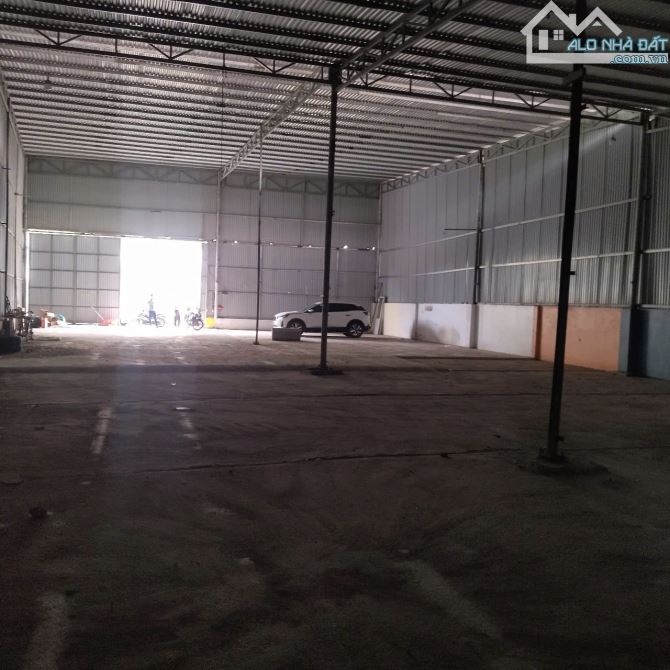 Cho thuê kho đường Văn Tiến Dũng, Bắc Từ Liêm, HN. DT 500m, có điện 3fa, xe công đỗ cửa. G - 7