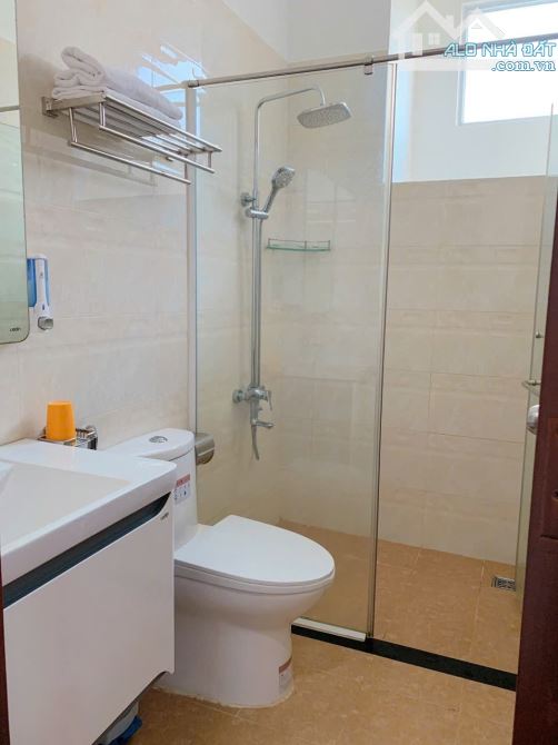 Khách sạn siêu đẹp, MTKD 140 m2, Nguyễn Duy Trinh,5 tầng, Đường 16m, 18.xx tỷ - 8