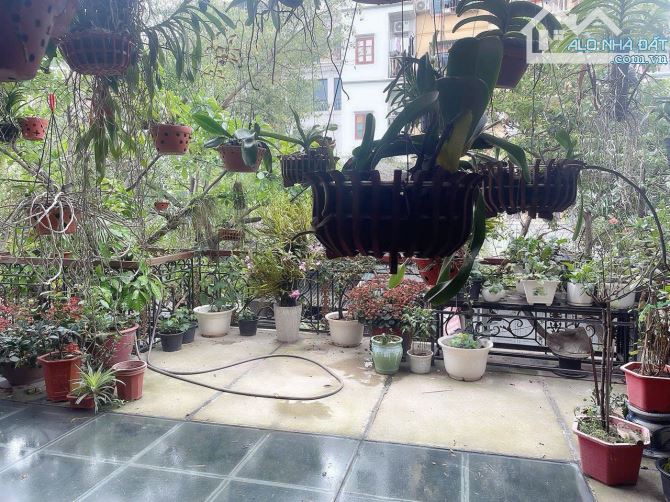 Bán căn LKBT Phùng Khoang 147m2*MT 7m. Phân lô Ôtô tránh vỉa hè. Sân vườn rộng. Giá 29 tỷ - 9