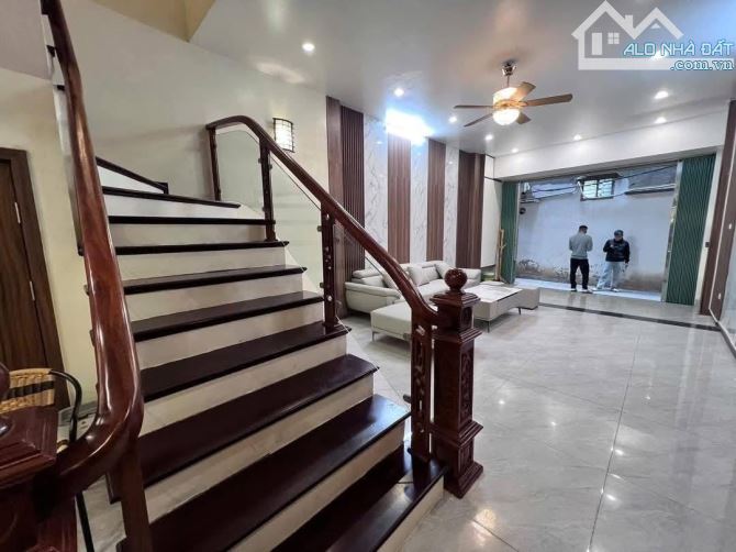 🔥SIÊU PHẨM-TT CẦU GIẤY-GẦN PHỐ GẦN ÔTÔ-NHÀ ĐẸP DÂN XÂY-SỔ ĐỎ HOA KHÔI-DT 70M X13TỶ - 9