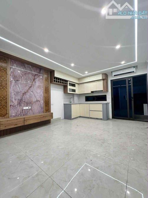 Chính chủ bán nhà mới xây 8tầng, 39m, ô tô ngủ trong nhà, Royal Nguyễn Trãi, Thanh Xuân - 9