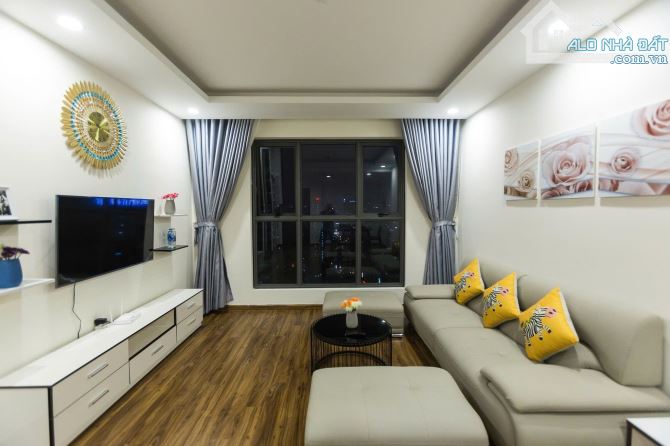 Cho thuê căn hộ the golden palm đường lê văn lương 3 PN full nội thất giá 19 triệu