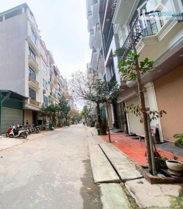 PHÂN LÔ VĂN KHÊ - LA KHÊ HÀ ĐÔNG, Ô TÔ TRÁNH VỈA HÈ, 50M, 13.5T CTL