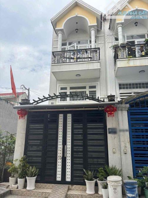 Nhà 3 tầng đường Thạnh Lộc 17, phường Thạnh Lộc  Quận 12, 68m2 (4x17), 4.7 tỷ