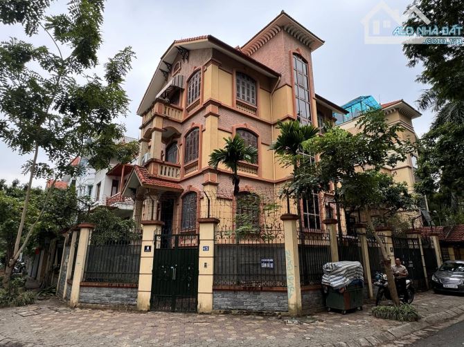 Biệt thự KĐT RESCO Phạm Văn Đồng Bắc Từ Liêm. Sổ 236m, 4 tầng MT13m4 Giá 70 tỷ