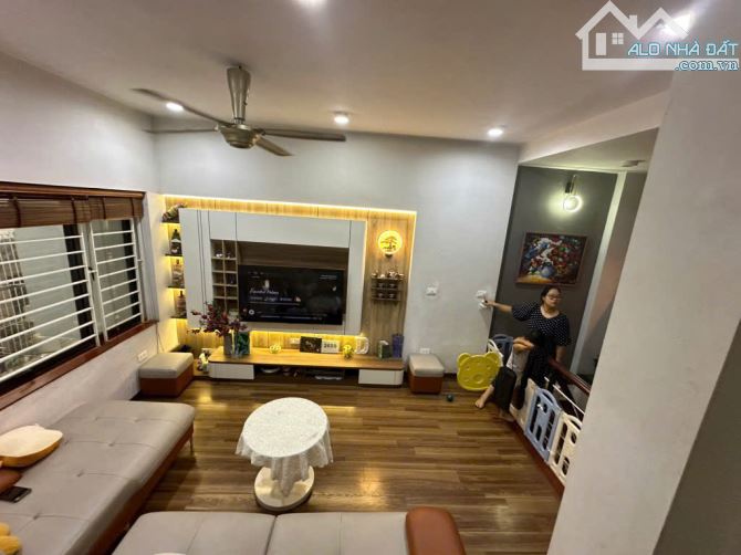 BÁN GẤP Nhà cao cấp GA RA Ô TÔ 44M2 MT 3,9m ĐƯỜNG HỒ TÙNG MẬU .