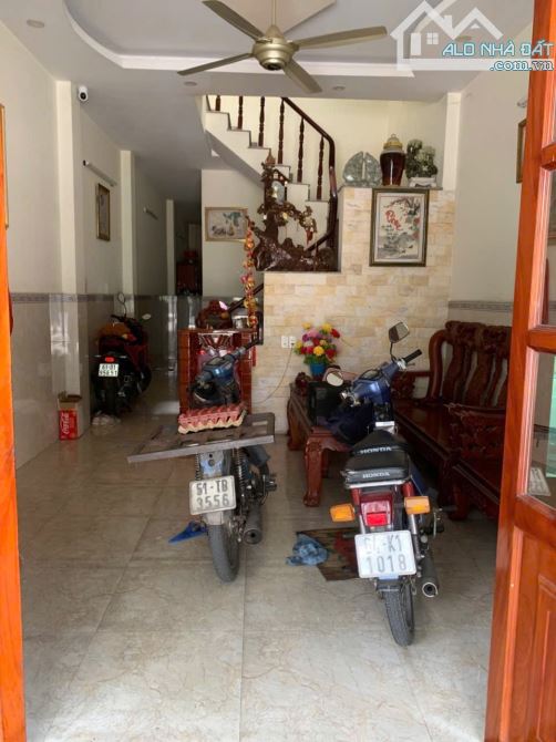 Nhà phố gần Vincom Dĩ An, p Dĩ An, Tp Dĩ An
