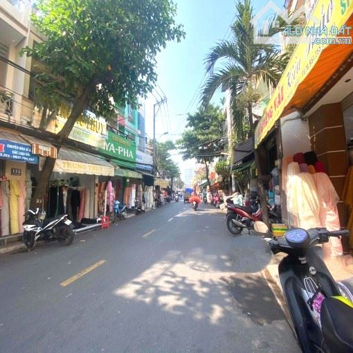 BÁN ĐẤT TẶNG DÃY TRỌ 6 PHÒNG THU NHẬP 10TR/THÁNG – TRUNG TÂM QUẬN 12 – SỔ RIÊNG – NHỈNH 7