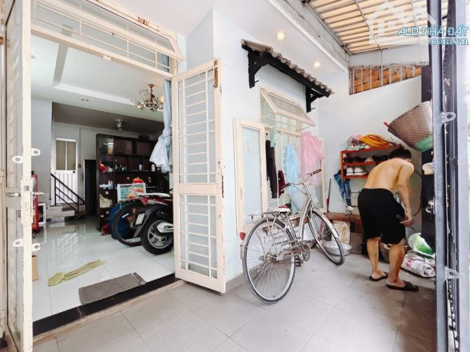 Nhà quận 7, hẻm xe hơi ,3 tầng ,gần nguyễn thị thập,p tân kiểng ,nhỉnh 5,x tỷ