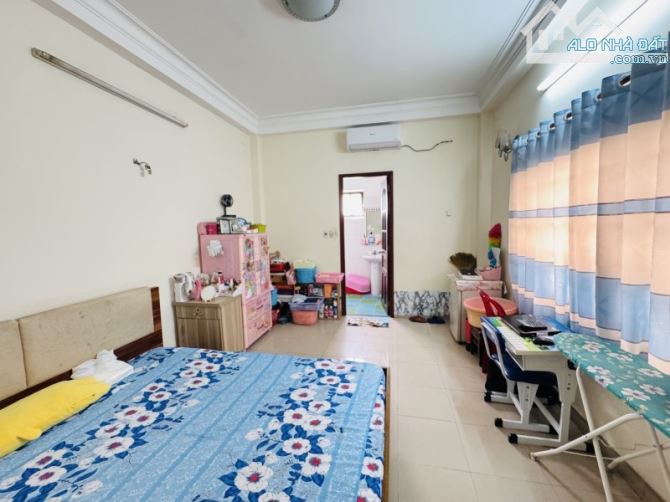 🏡 BÁN NHÀ GÒ VẤP – NGAY ĐH CÔNG NGHIỆP – 2 MẶT HẺM XE HƠI – 90M² – 3 TẦNG