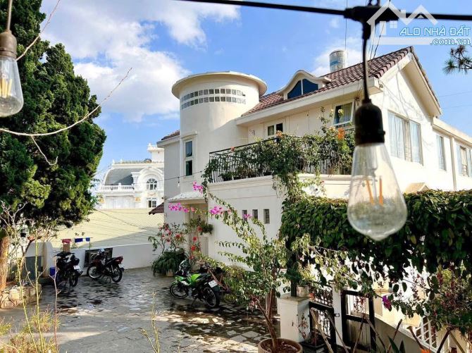 bán villa cổ -339m2 view đẹp trung tâm đà lạt gần nhà sáng tác lâm đồng