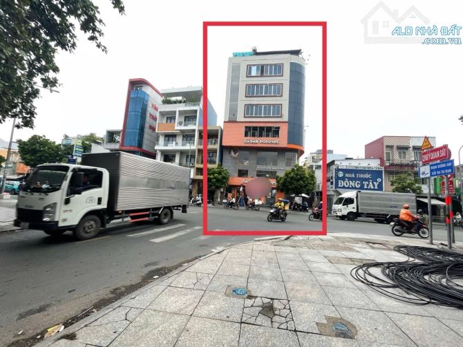 Cho thuê nhà góc 2MT luỹ bán bích  12x8 1 trệt 3 lầu thông suốt