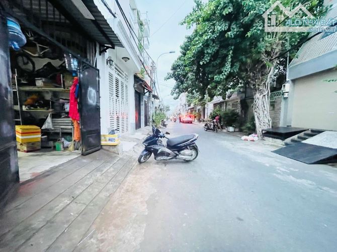 Quận 7 - MT Đường số Tân Kiểng, gần trường THPT Lê Thánh Tôn, Nhà 78m2 xây 2 tầng