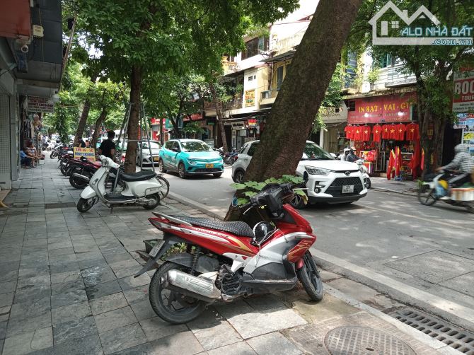 Mặt phố Hàng Bông 487m2, MT 15m, Giá 220 tỷ, dành cho chủ đầu tư khét tiếng.