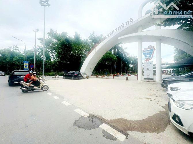 Bán căn góc biệt thự view hồ Võ Thị Sáu, DT rộng 116m2 x 4T, ô tô đỗ quanh nhà, vị trí đẹp