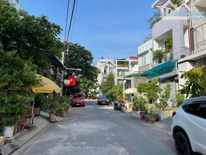 Bán nhà mặt tiền KDC Trịnh Quang Nghị,P.7,Q.8,dt: 4,5 x 14 nhà xây 2 lầu 5 Tỷ 95.