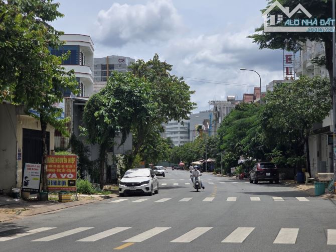 Bán đất hẻm xe hơi - Diện tích 62m2,  ngay gần Lê Văn Việt, Tăng Nhơn Phú A, Q9 cũ