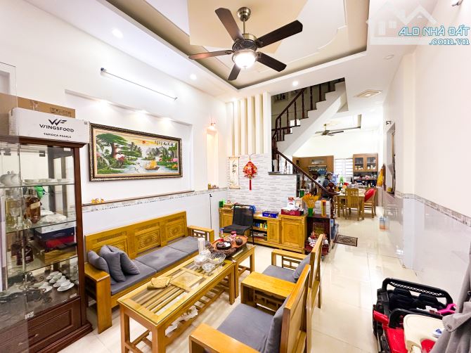 CHỦ GỞI BÁN NHÀ 1 TRỆT 2 LẦU (DT SÀN : 180M2) ĐƯỜNG OTO - TẠI KDC BỬU HOÀ. GIÁ CHỈ 3,3 TỶ