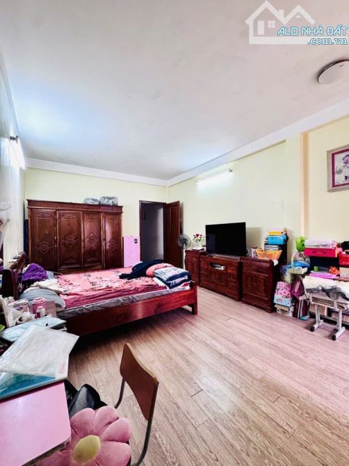 PHÂN LÔ NGHĨA ĐÔ CẦU GIẤY - Ô TÔ TRÁNH - GẦN PHỐ - KINH DOANH - DT 57M2, 5 TẦNG, GIÁ TỐT