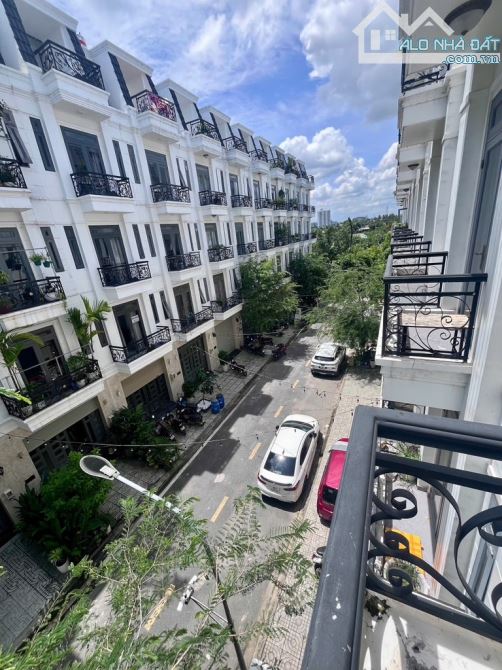 Chủ ngộp Bank bán nhà 5 tầng, thang máy, đường 12m. Hà Huy Giáp, Thạnh Lộc, Q12. 5t55
