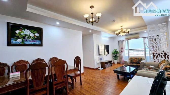 Cho thuê căn hộ saigonres Nguyễn Kim 3PN full nội thất