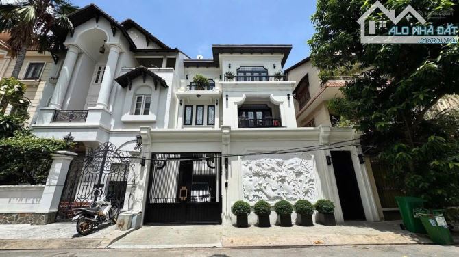 Bán biệt thự nội khu 216 Nguyễn Văn Hưởng, TP Thủ Đức, DT 10 x 20m, KC trệt 2L
