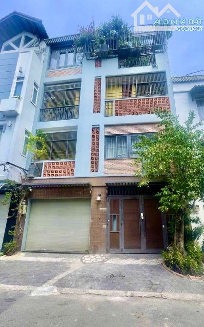 Biệt Thự Phố Quận 8, DT:8,2x12, Dương Bá Trạc - 4 Tầng, Full Nội Thất Cao Cấp, Giá 17Tỷ TL