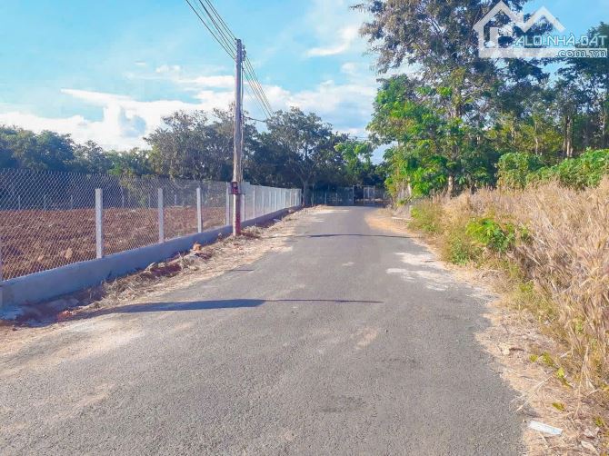 LÔ ĐẤT 1.8HA VIEW SUỐI CỰC ĐẸP, SẴN THỔ CƯ, GẦN TỈNH LỘ VÀ CAO TỐC
