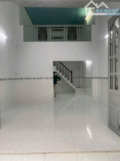 Bán nhà Thạnh Lộc 19 Gần Ngã Tư Ga cách Gò Vấp 2km