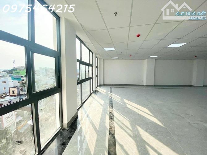 BUILDING GÓC 2 MẶT TIỀN – NGUYỄN PHÚC NGUYÊN, QUẬN 3