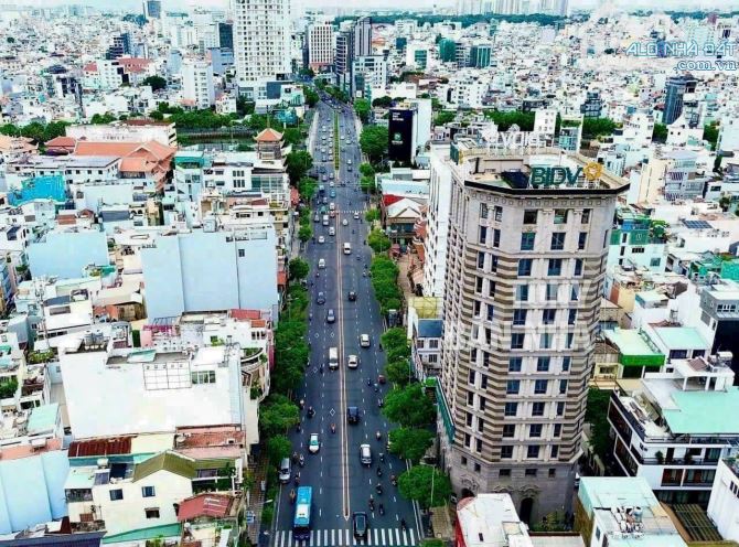 Bán nhà mặt tiền Võ Thị Sáu P.Tân Định, Q1. Ngang 10m