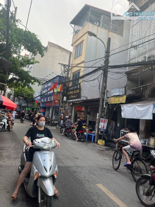 TÂN XUÂN CÔNG VIÊN HOÀ BÌNH NHÀ 4 TẦNG 55m 7,6 TỶ LÔ GÓC 2 THOÁNG Ô TÔ ĐỖ CỬA