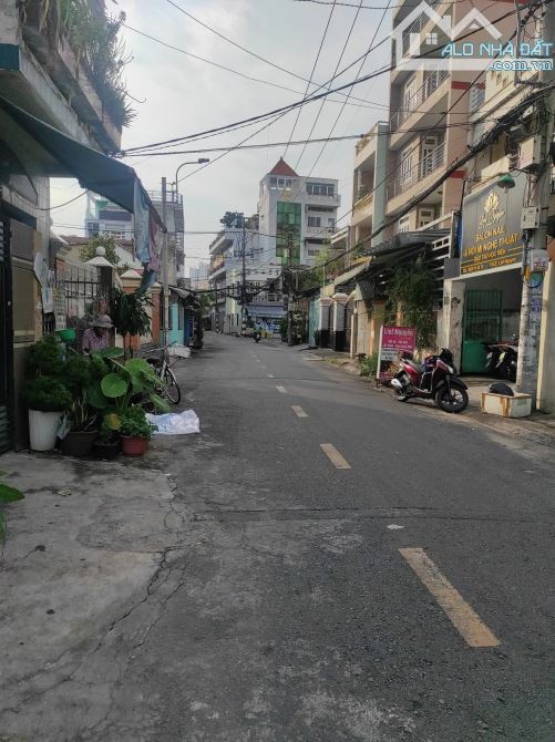 Bán nhà MT Lý Thái Tông Tân Phú 8x22m cấp 4 giá 19.2 tỷ TL (gần Hòa Bình - Lũy Bán Bích)