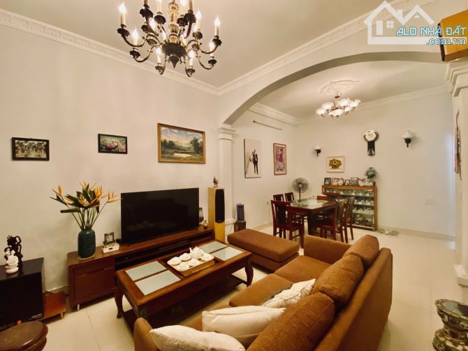 BÁN NHÀ TRẦN THÁI TÔNG - 5T Ở NGAY - NGÕ RỘNG 2 THOÁNG - GIÁ HIẾM 7.5 TỶ