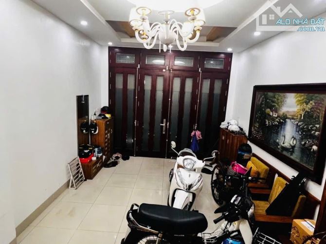 BÁN NHÀ MỄ TRÌ THƯỢNG - 55M2  – 6TẦNG - MT 4.3M– NGÕ ÔTÔ - ÔTÔ ĐỖ CÁCH NHÀ 5M - 10 TỶ HƠN