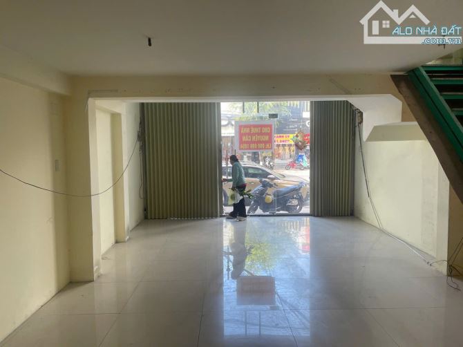 Bán nhà 6 tầng đường Thái Nguyên phường Phương Sài giá 16tỷ