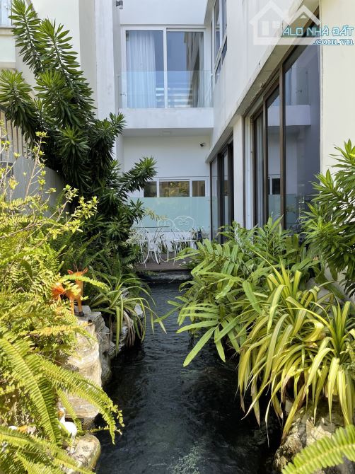 Biệt Thự Trần Não Bình An Q2 DT 15x25m vuông Trệt 2 lầu thang máy giá bán gấp 65 tỷ