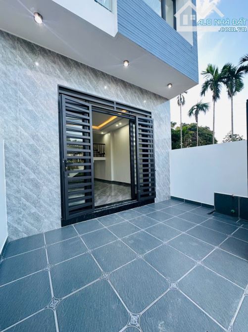 🏠Căn nhà xây độc lập 3 tầng, có sân cổng riêng ở tại Kiều Trung, Hồng Thái, An Dương. ✅